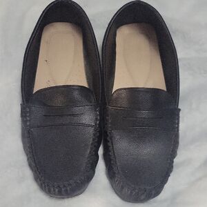 Just Fab Size 9.5 Black Loafers